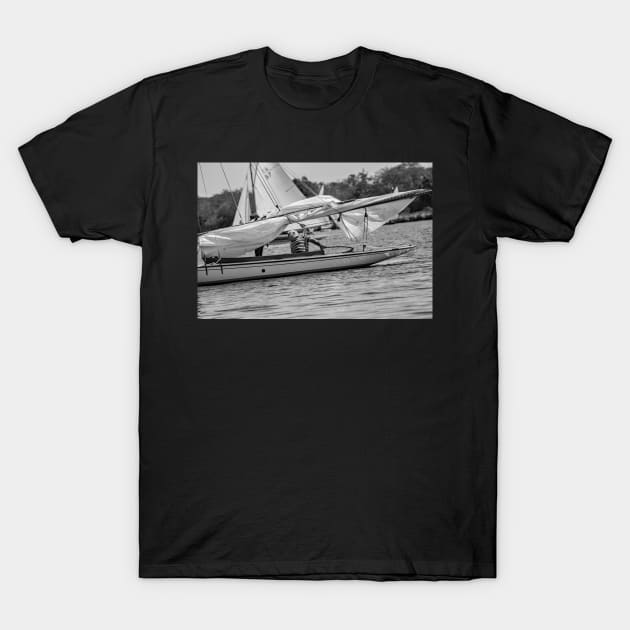 Sailing boat returning to the moorings on Wroxham Broad, Norfolk T-Shirt by yackers1